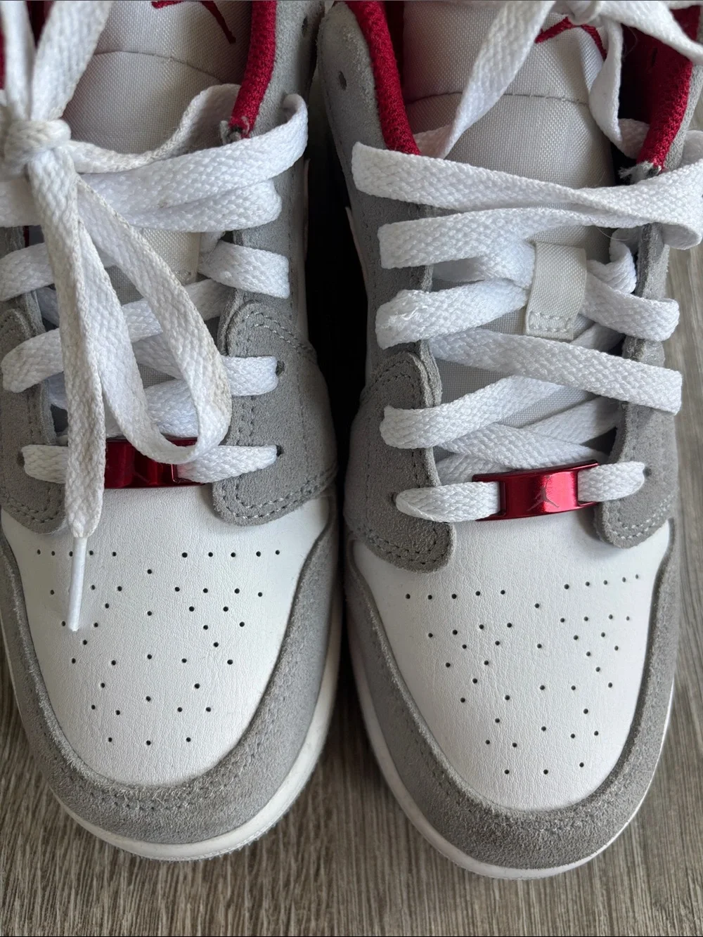 Nike Air Jordan 1 Low SE in the "Light Smoke Grey Gym Red" - Picture 6 of 7